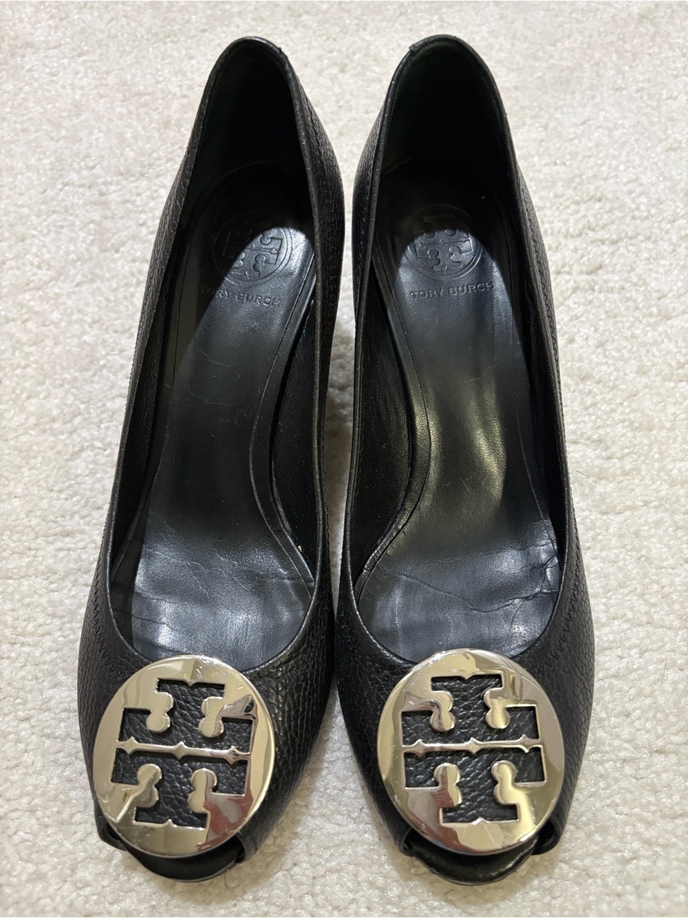Tory Burch Black Leather Logo Peep-Toe Pumps with Gold Medallion - Picture 6 of 6